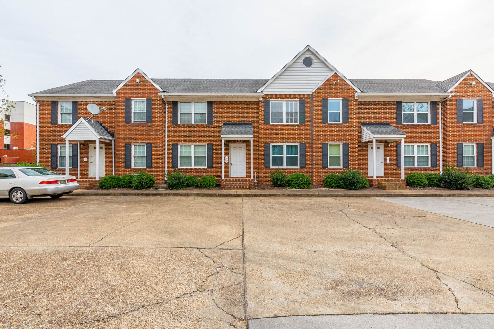 Norfolk Apartment: 1110 Chapel St