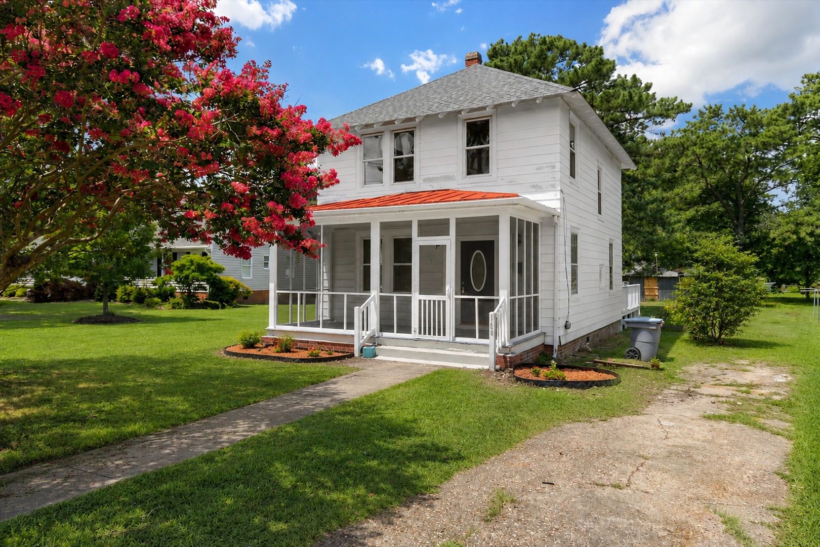Hampton House: 149 Beach Rd