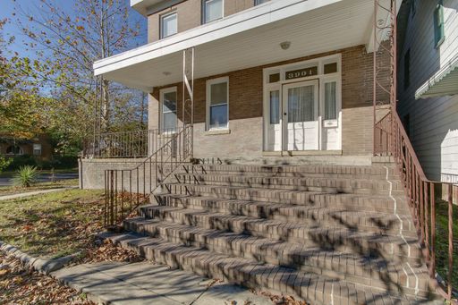 Downstairs Unit Available in Colonial Place Home – photo 1