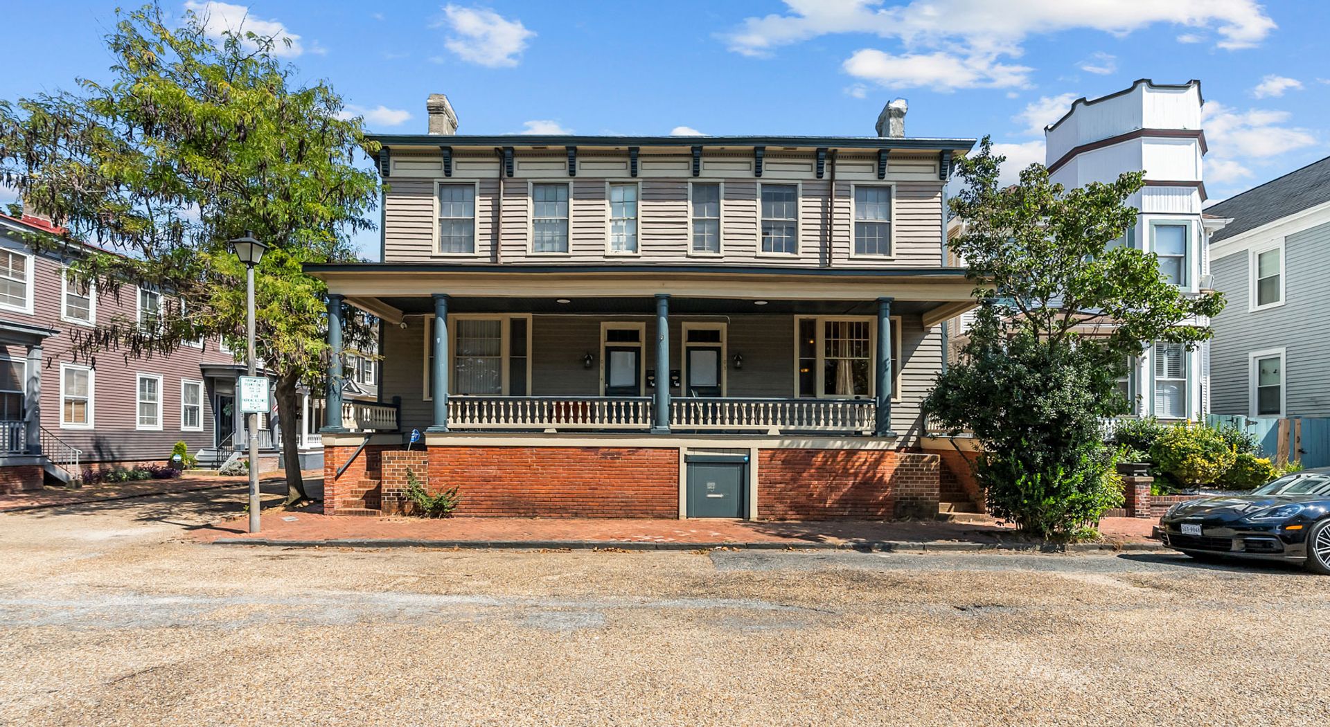 Portsmouth House: 403 Dinwiddie Street
