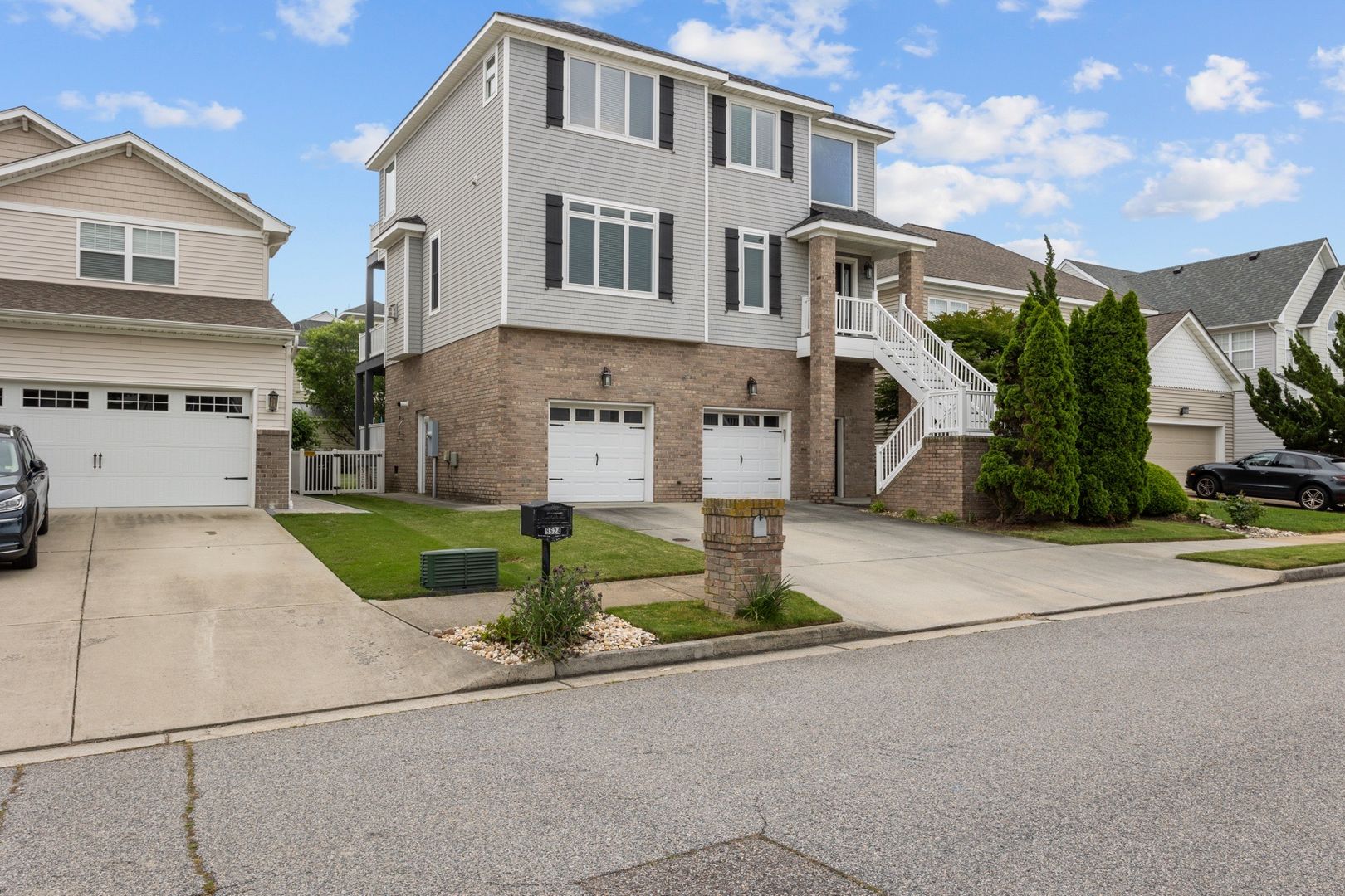 Norfolk House: 9620 Dolphin Run