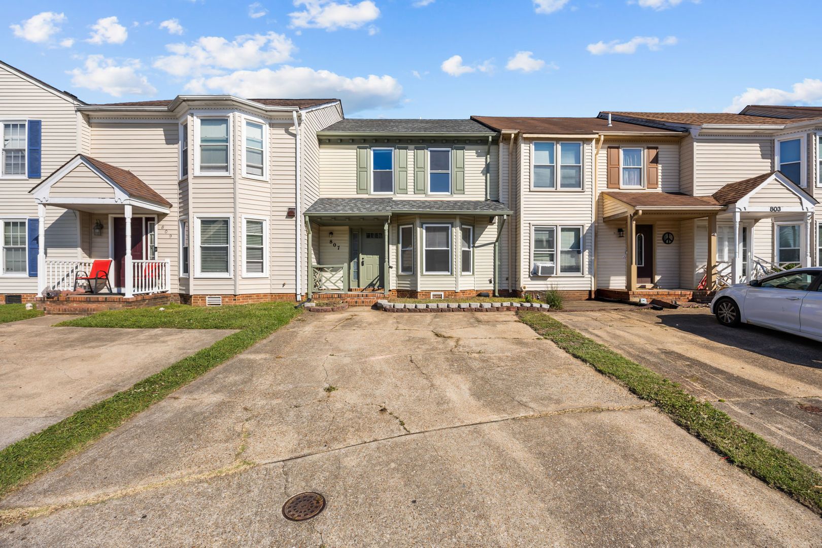 Virginia Beach Townhome: 807 Foxmoore Court