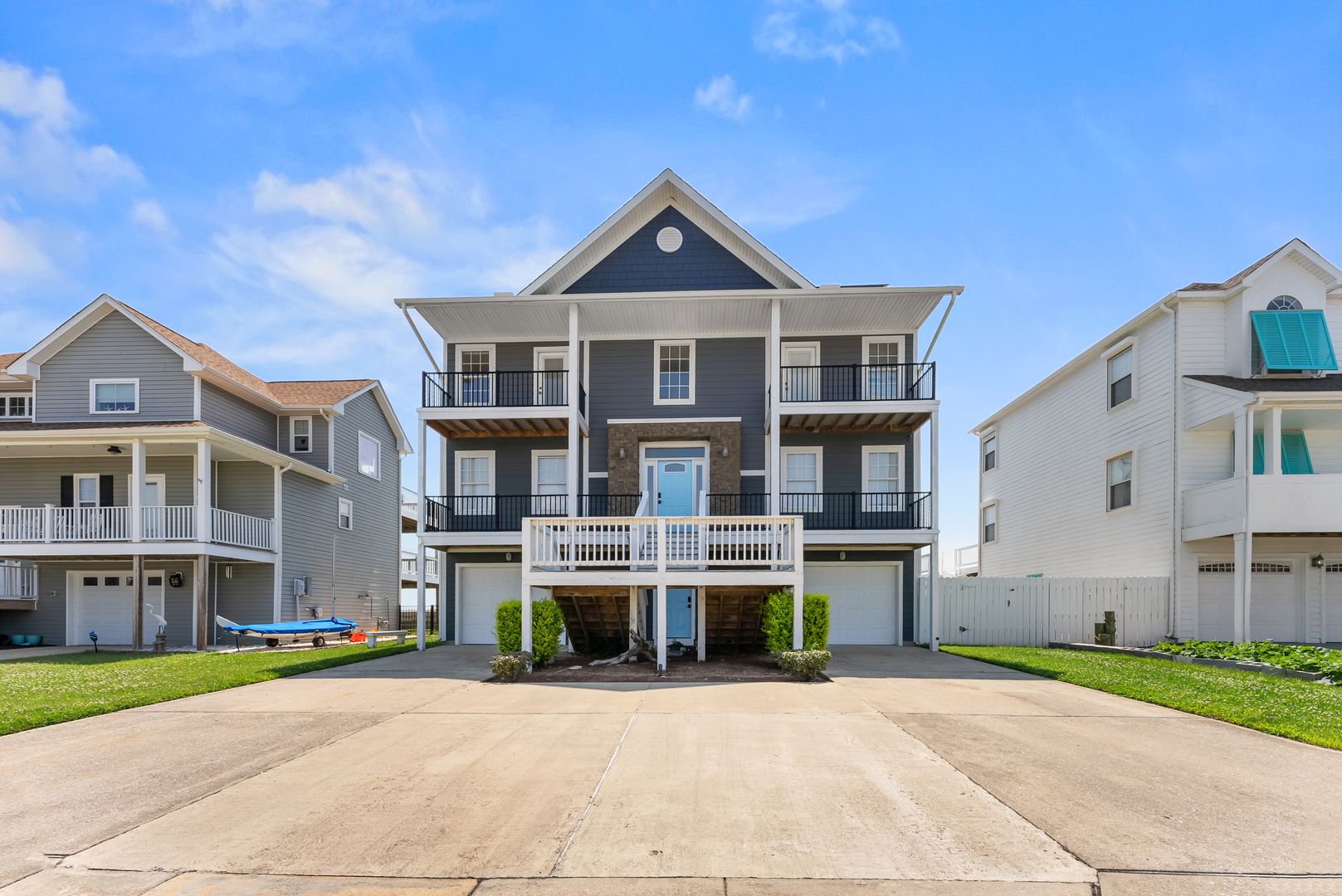 Hampton Apartment: 115 Grand View Drive