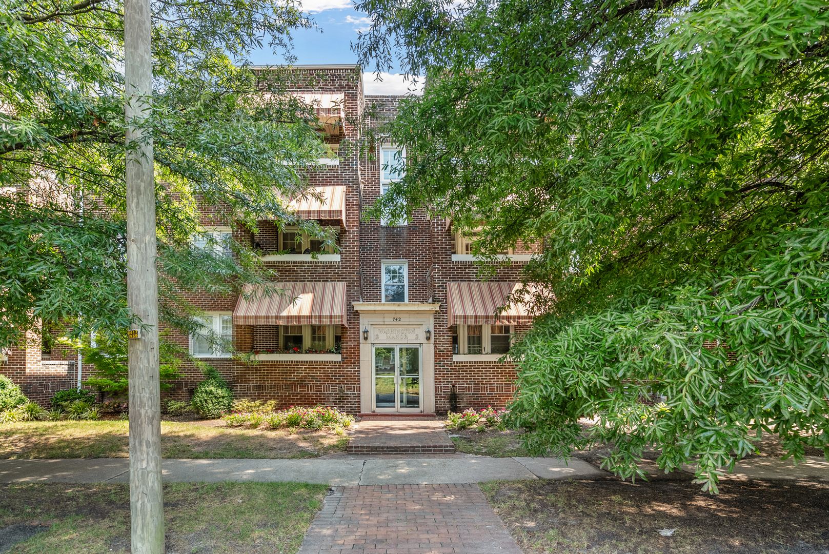 Norfolk House: 742 Washington Park