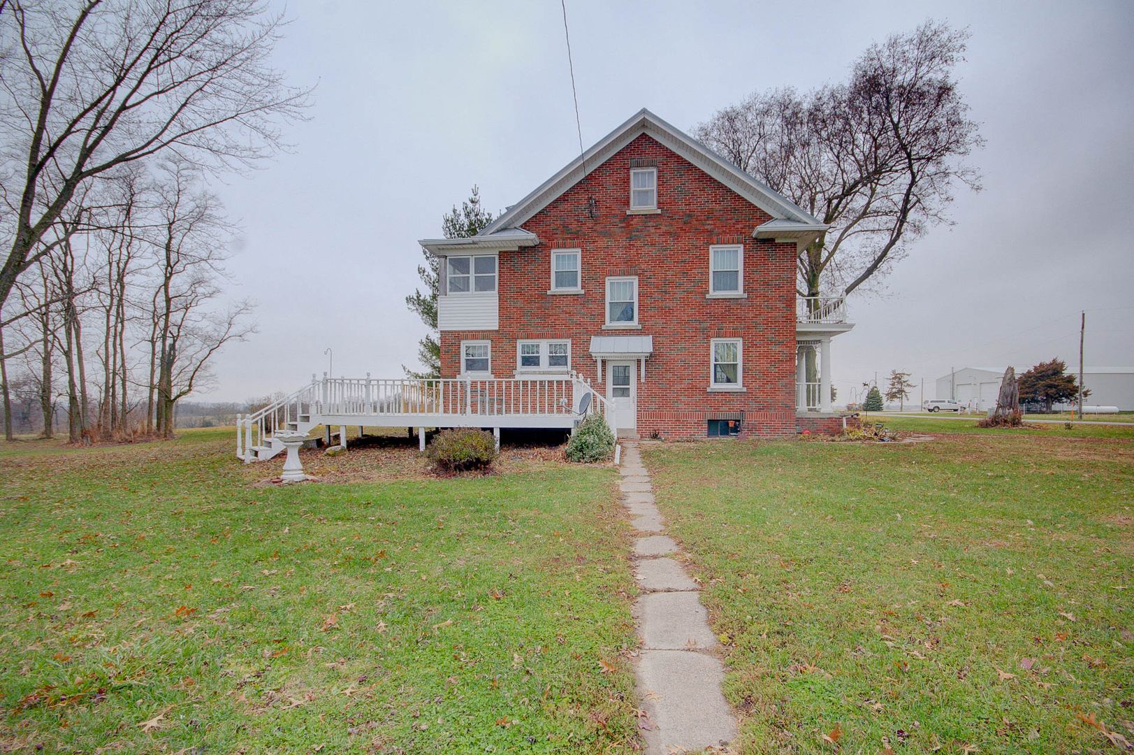 Lynn Center House: 6075 N 900 Ave