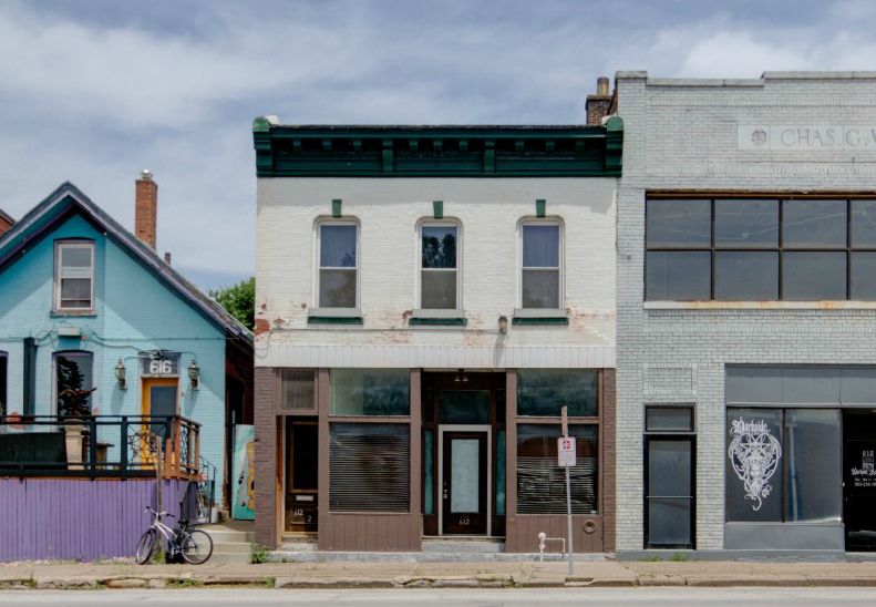 Davenport Apartment: 612 W 3rd St