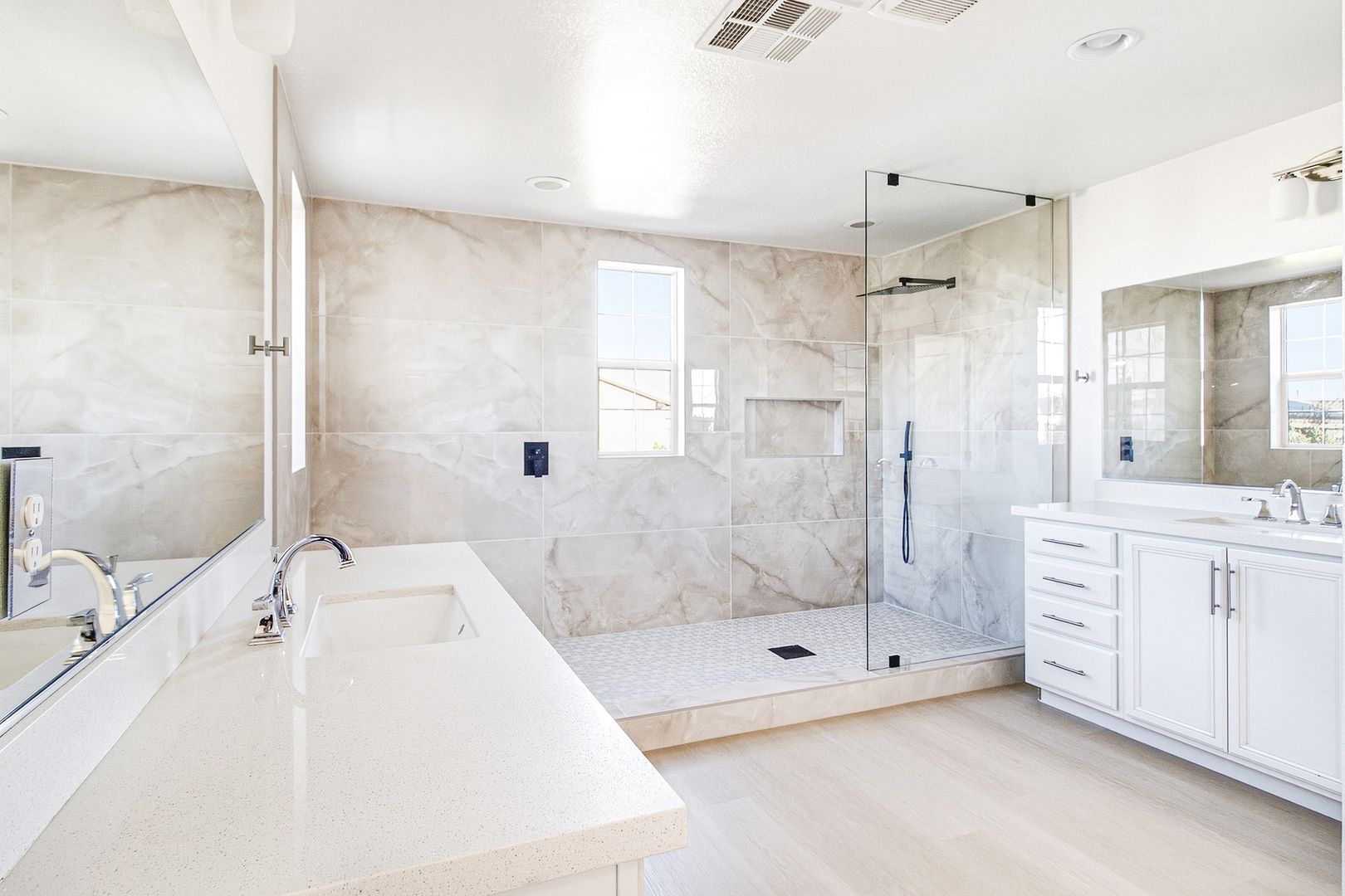 2182 Trivero St Henderson, Nv 89044 2 of 12