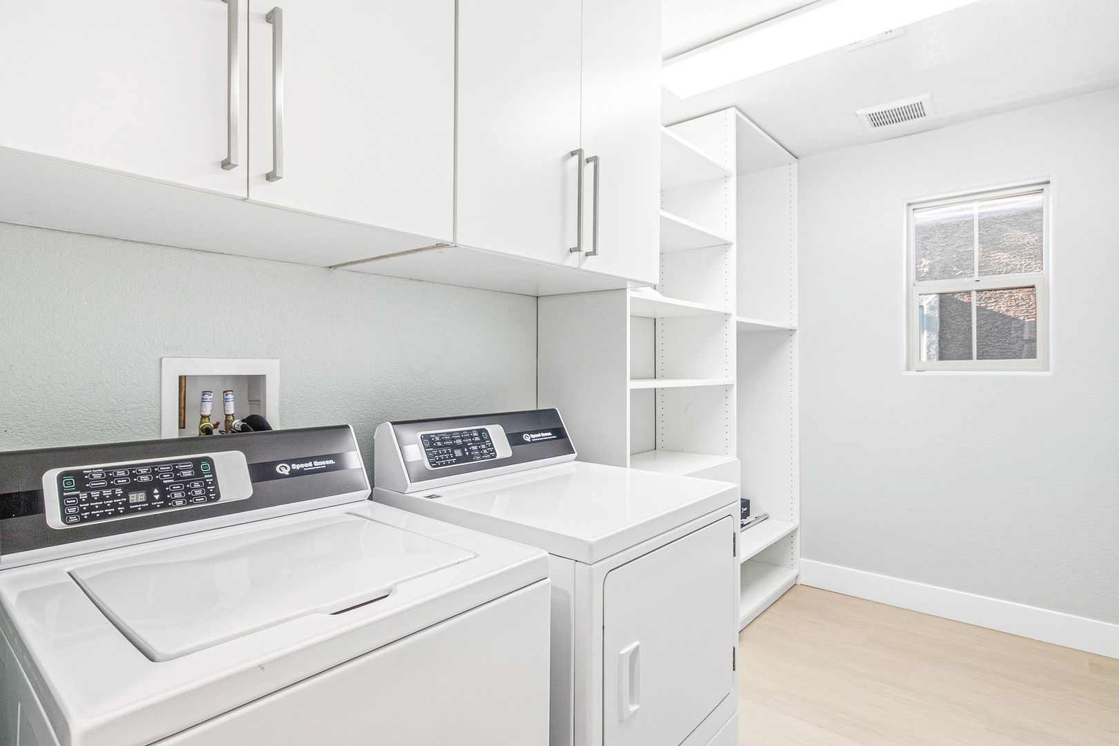 Laundry room at 2182 Trivero St Henderson, Nv 89044