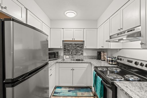 Updated 2-Bedroom Unit in Convenient Downtown Las Vegas Location – photo 1