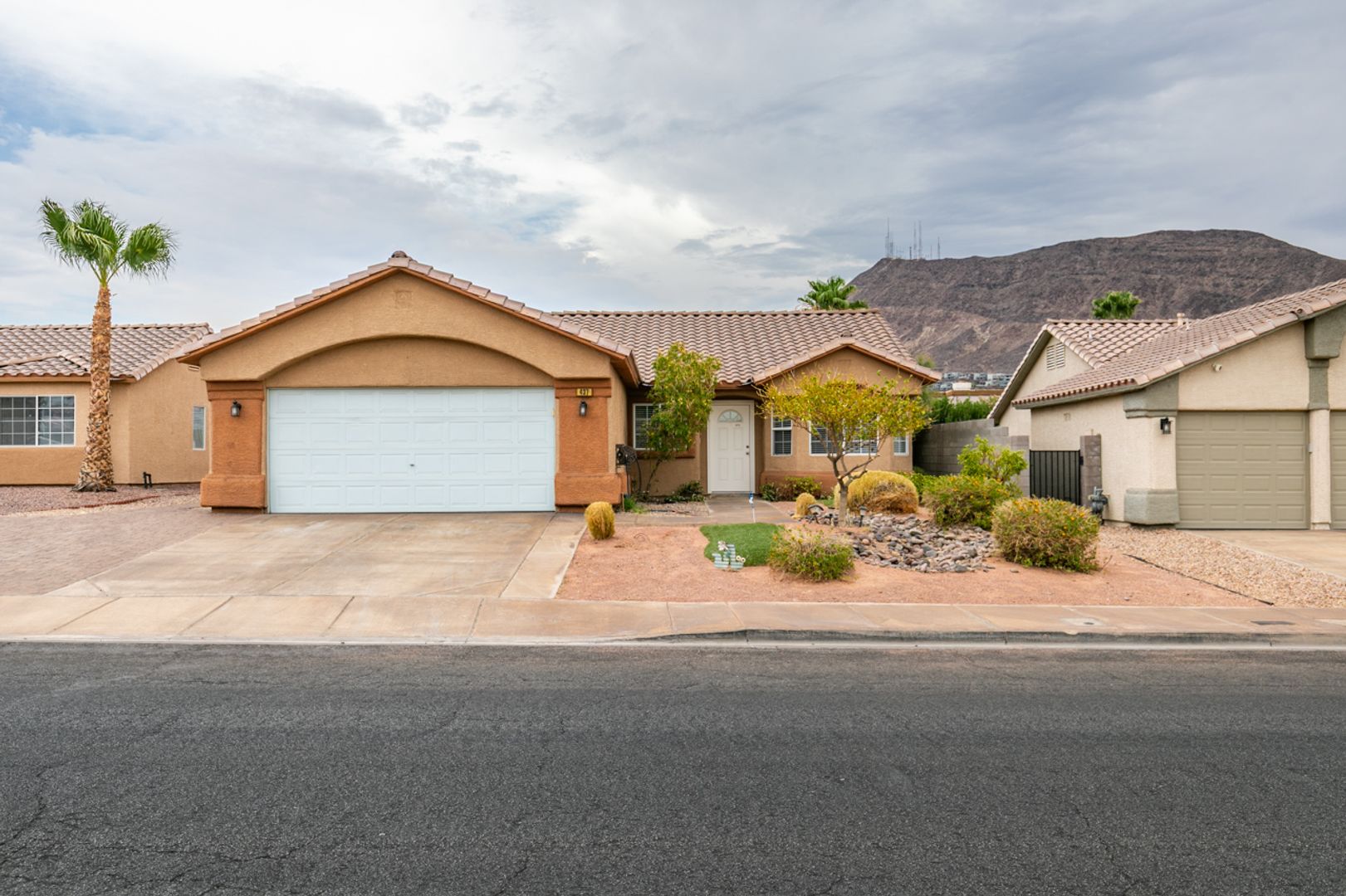 Henderson House: 437 Waterwheel Falls Dr