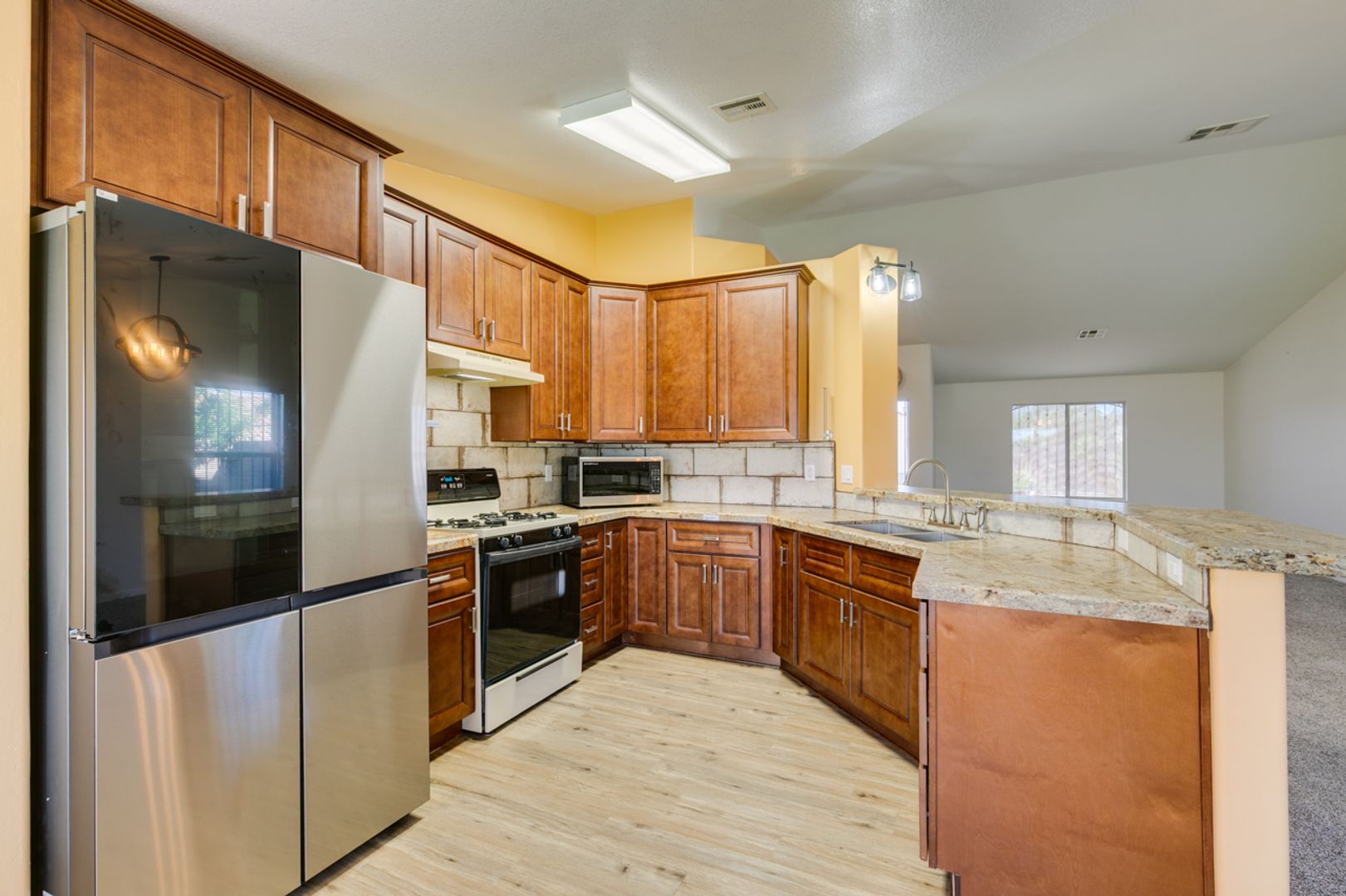 Henderson House: 420 Aloha Dr