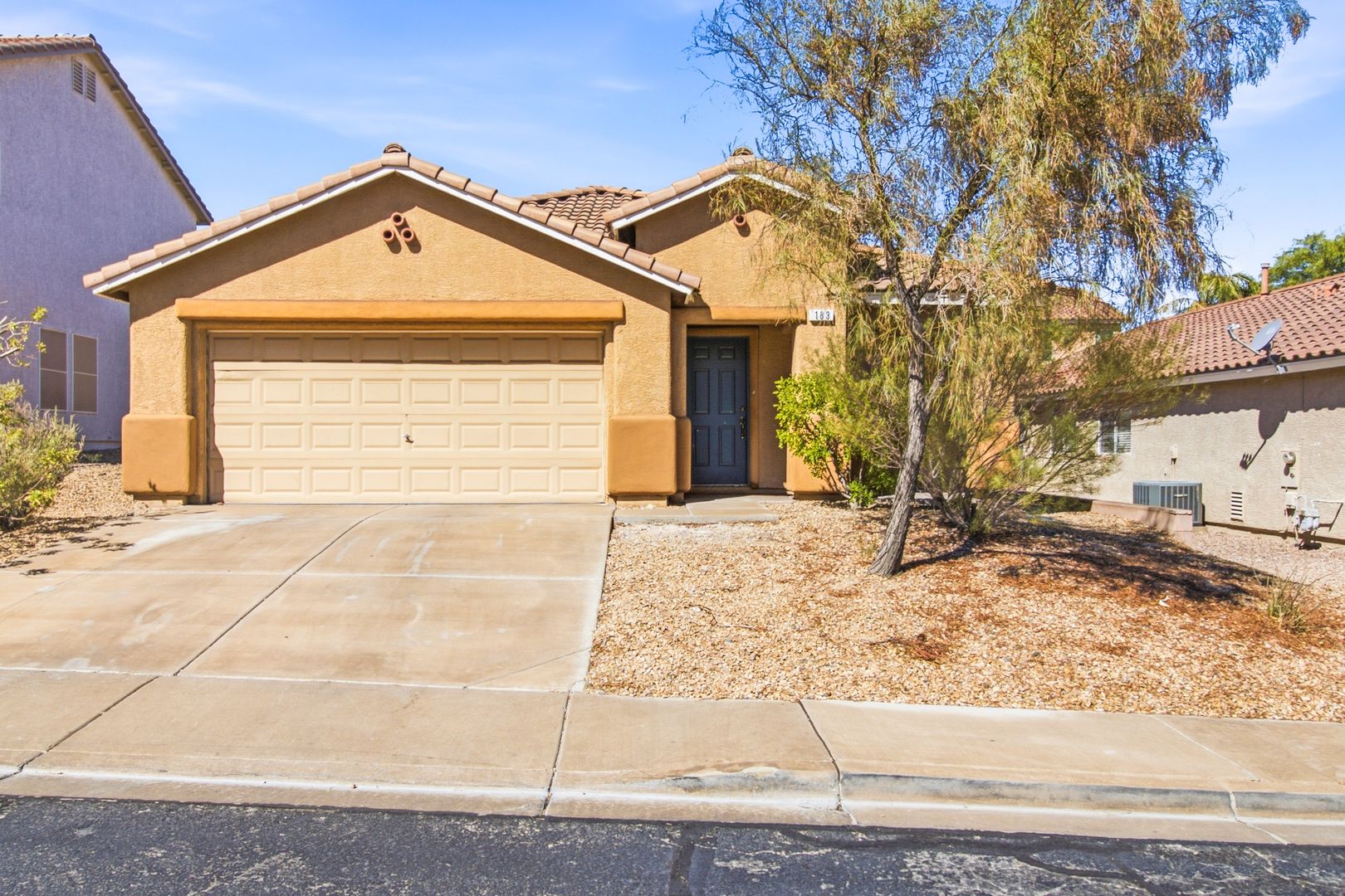 Henderson House: 183 White Butte
