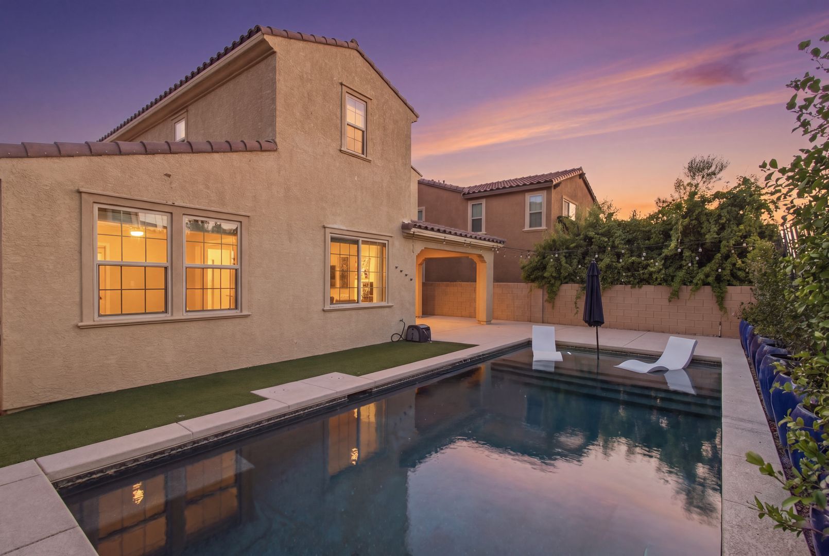 Henderson House: 2182 Trivero St