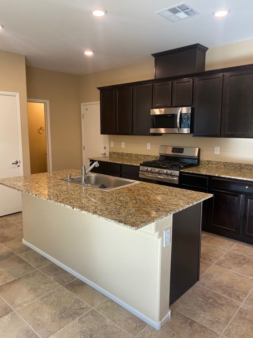 North Las Vegas Townhome: 7312 Halo Falls St