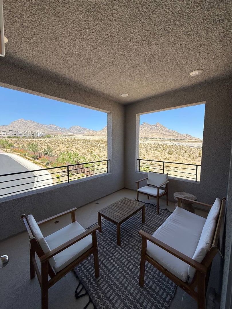 Las Vegas Condo: 600 N Carriage Hill Dr