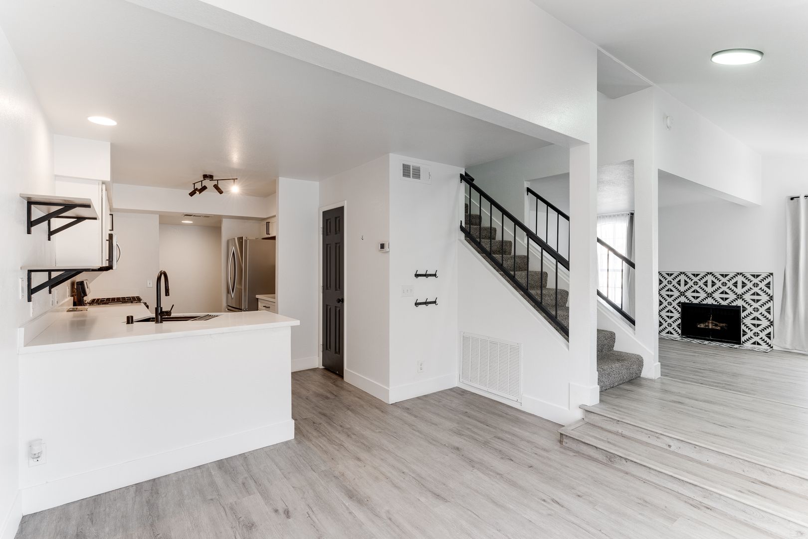 Henderson House: 2819 Briar Knoll Dr