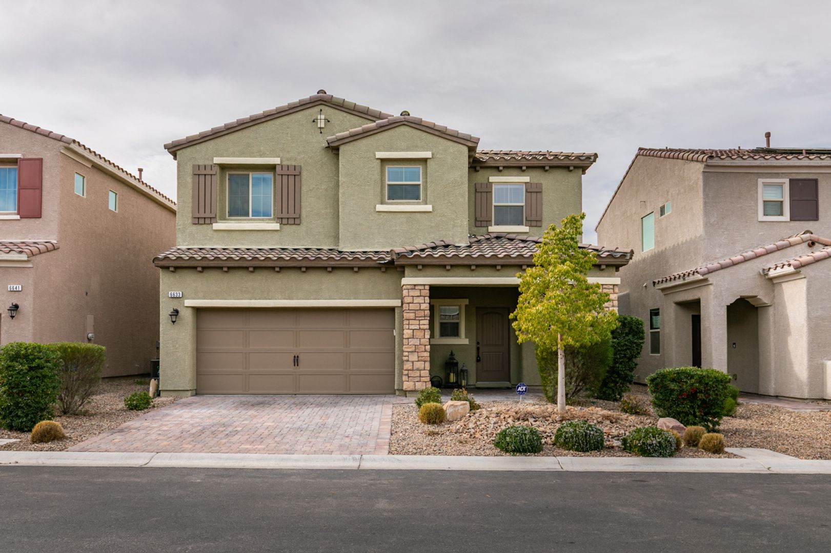 Las Vegas House: 6633 Autumn Breeze St