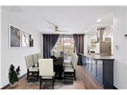 Fully Updated Move-In-Ready Townhouse – photo 1