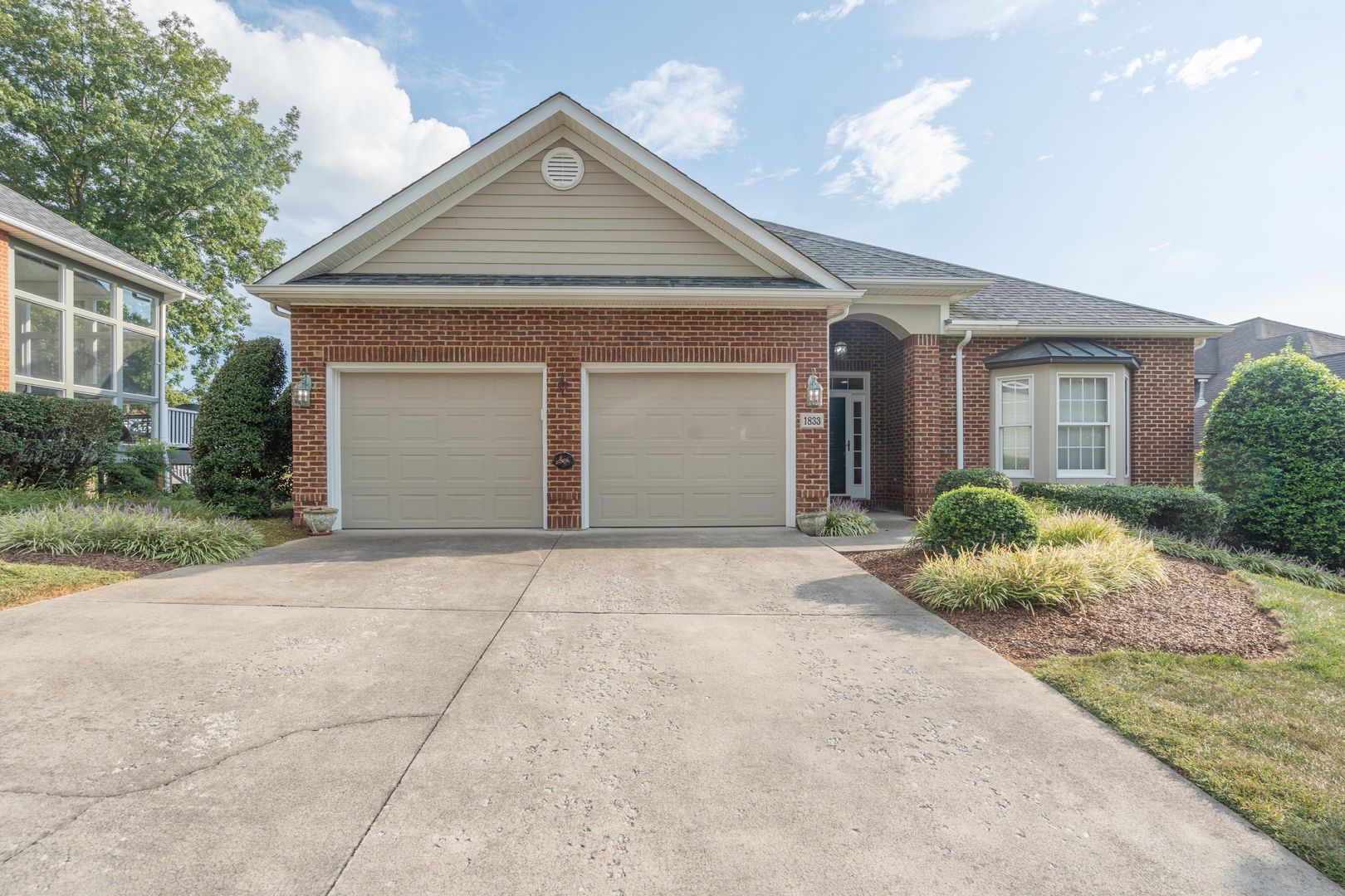 Johnson City House: 1833 Waters Edge Dr