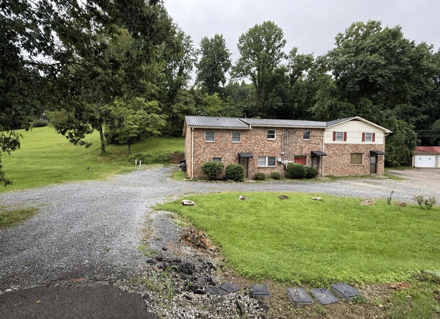 Johnson City Apartment: 2506 Elizabethton Highway