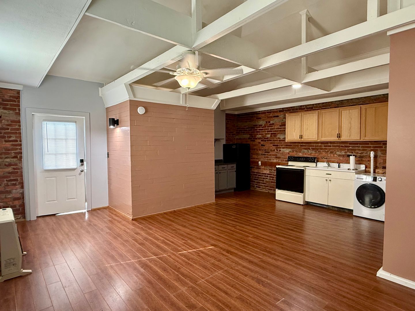 Bristol House: 822 Georgia St Ave