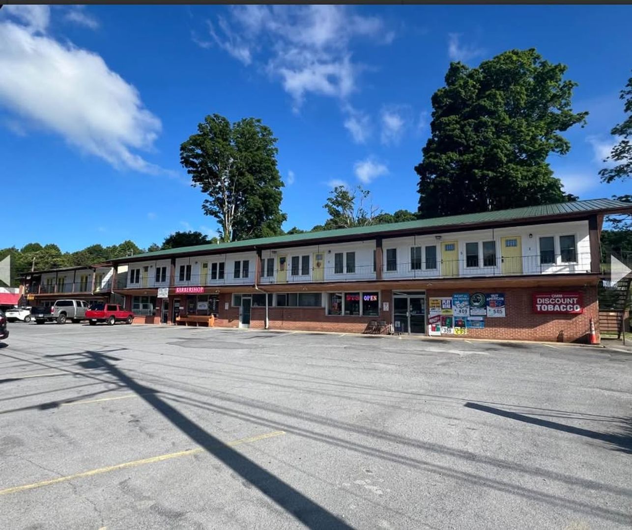 Jonesborough Apartment: 404 W. Jackson Blvd