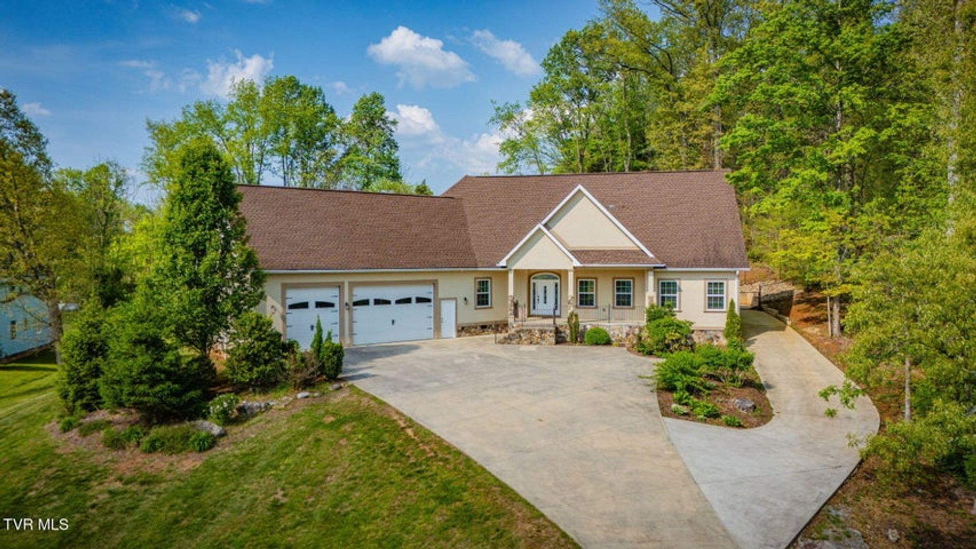 Elizabethton House: 721 Powder Branch Rd.