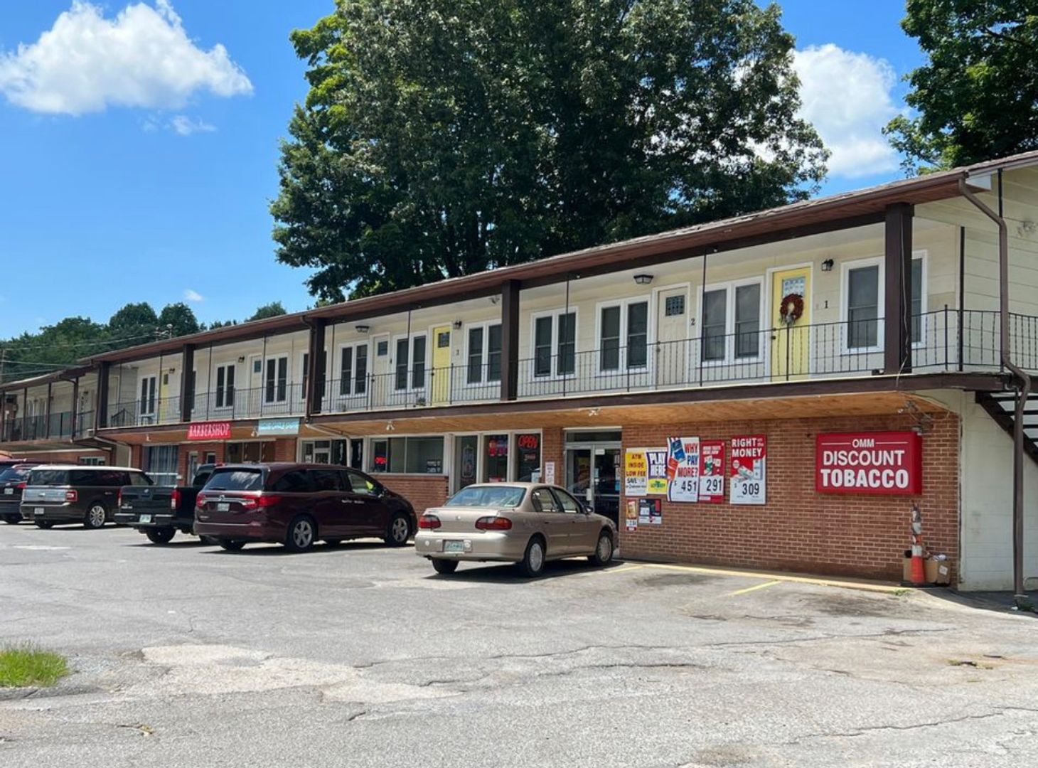 Jonesborough Apartment: 400 W. Jackson Blvd Units Apartments