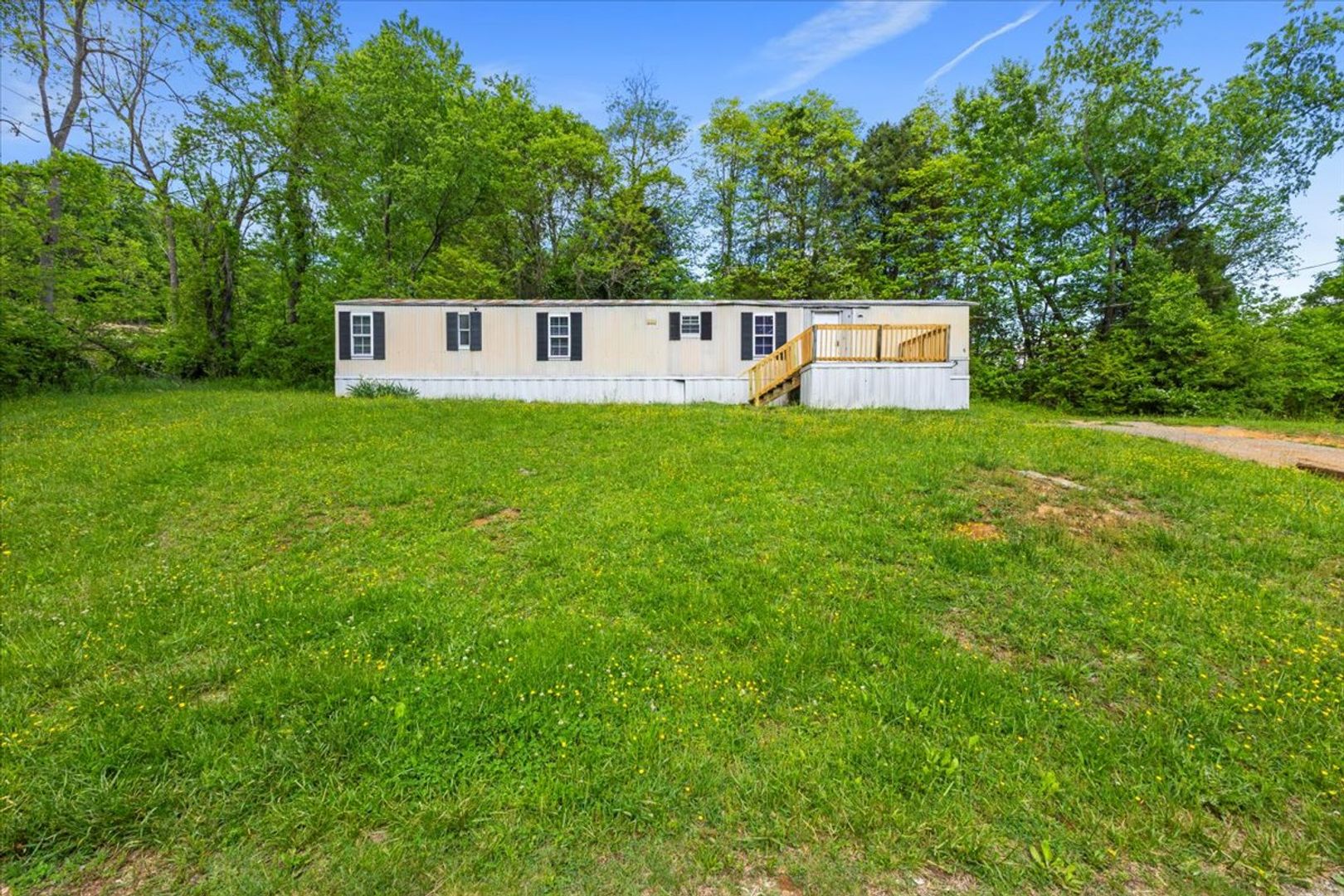 Church Hill Apartment: 221 Country Lane