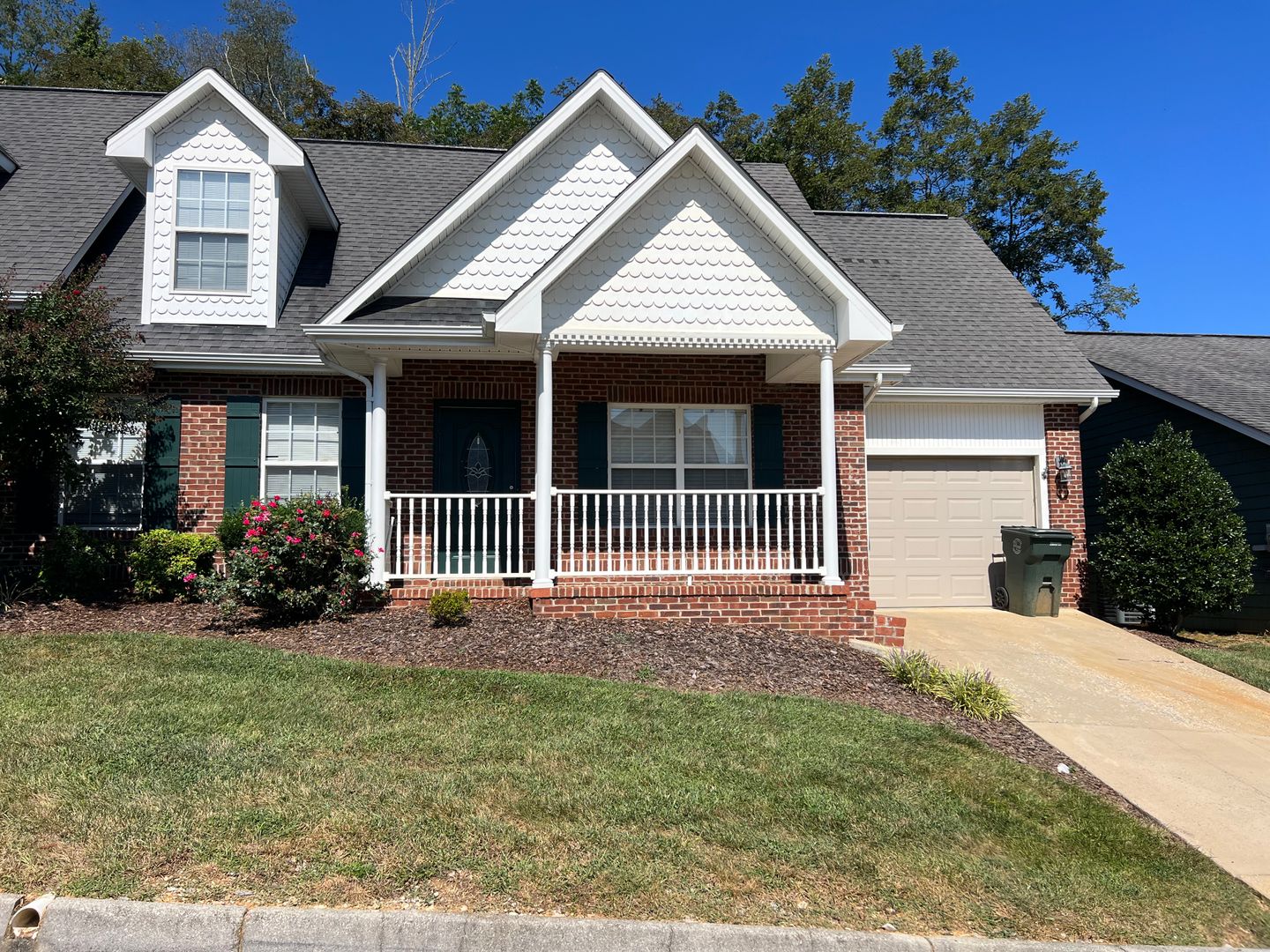 3 bedroom + loft & 2.5 bedroom  in gated community