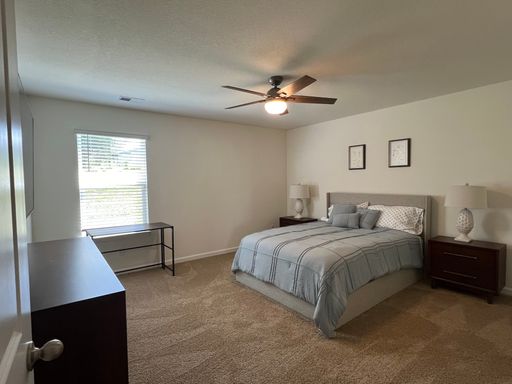 Immaculate & fully furnished ROOM for rent! – photo 1