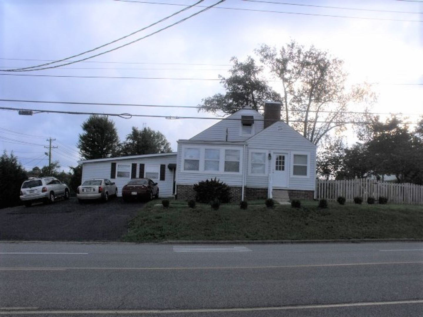 Johnson House: 901 Johnson Ave