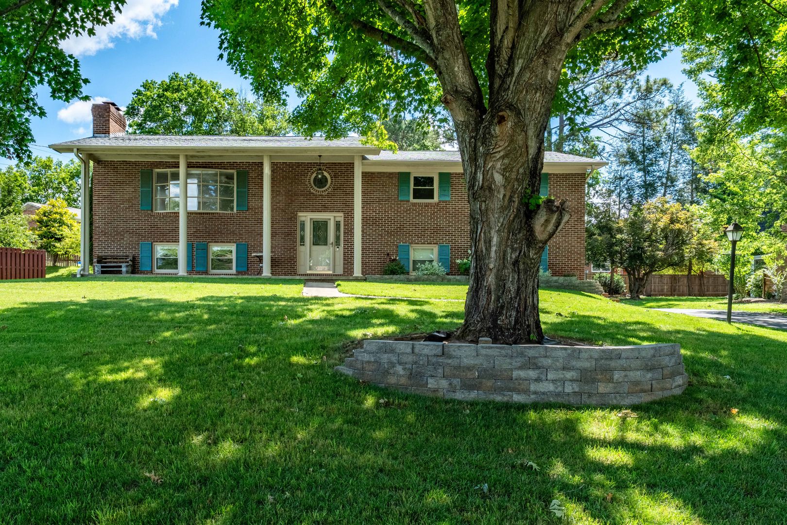 Johnson City House: 1003 Somerset Drive