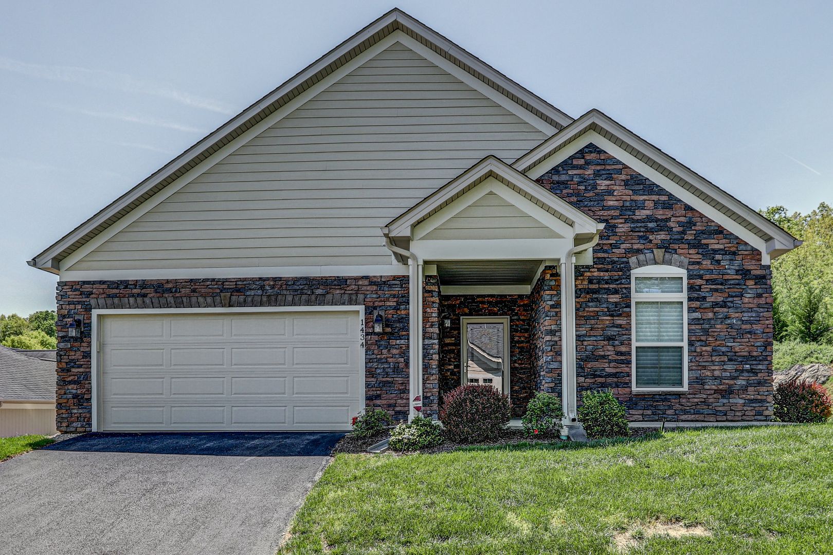 Blountville House: 1434 Hatterdale Farm Rd