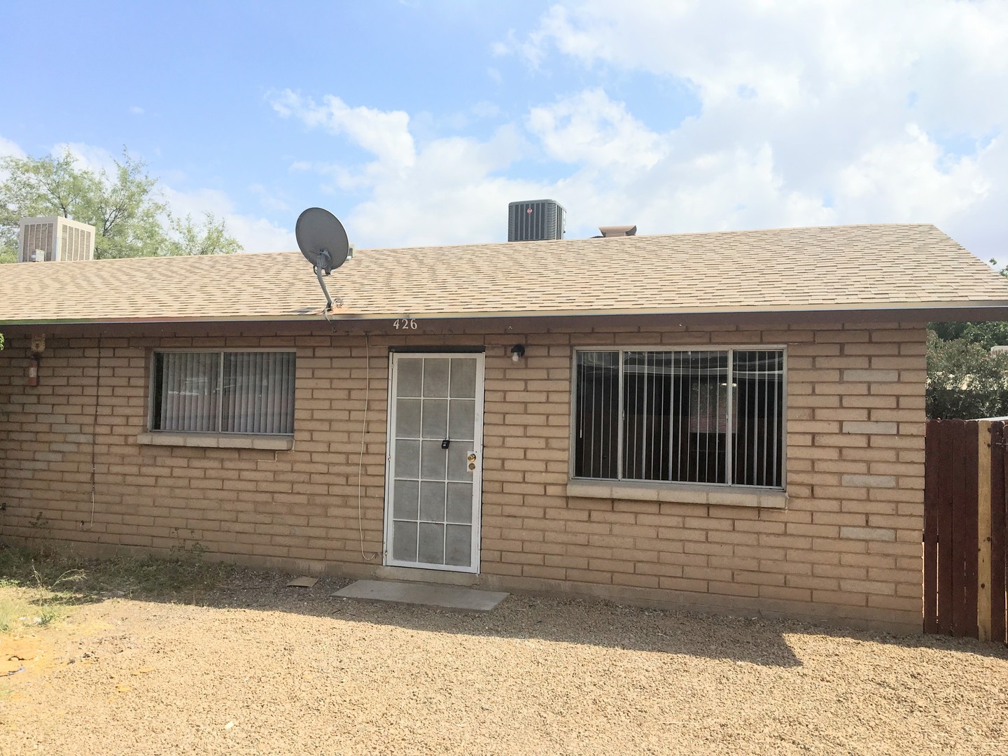 Tucson House: 426 E Navajo Rd