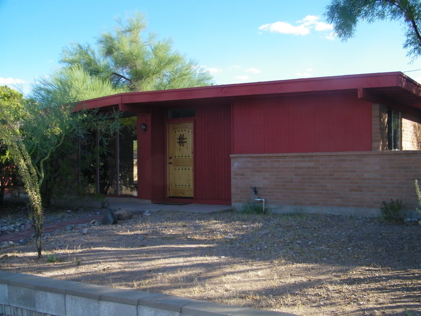 Tucson House: 618 N Medford Dr.