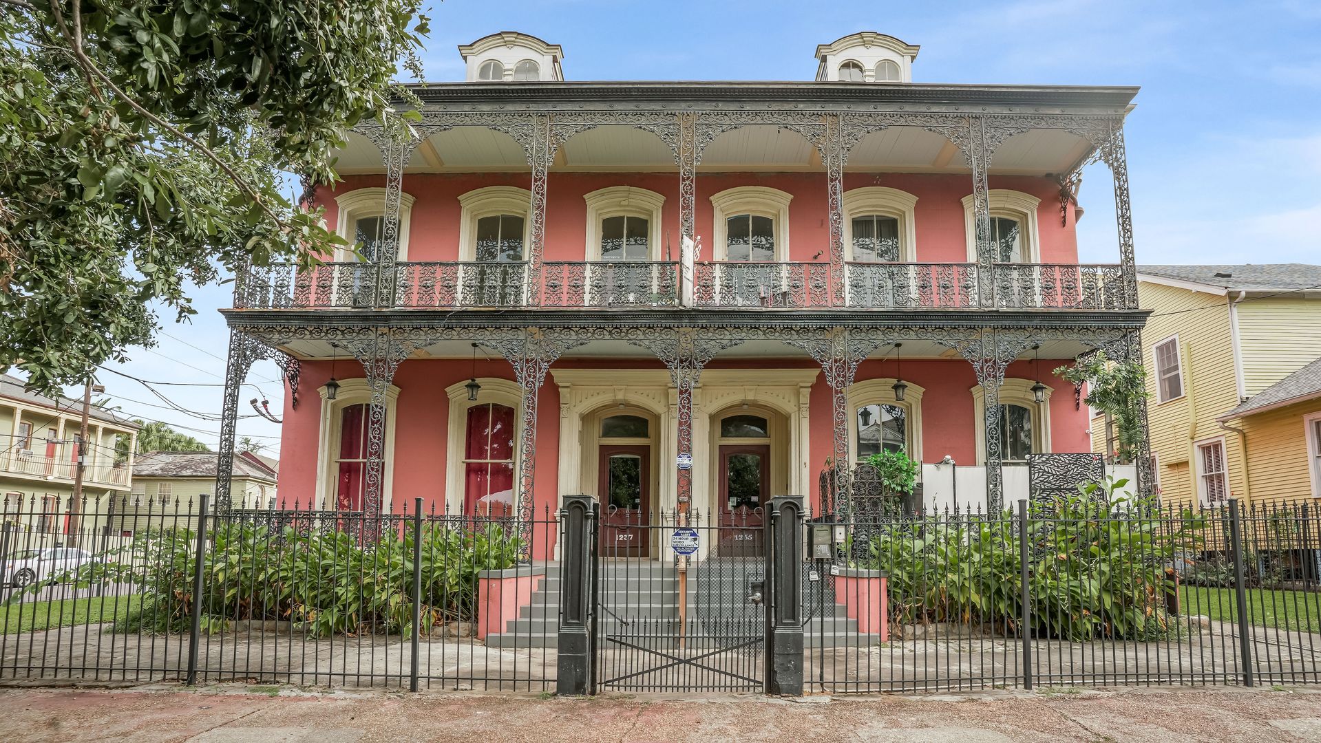 New Orleans Apartment: 1235-37 Saint Andrew Street