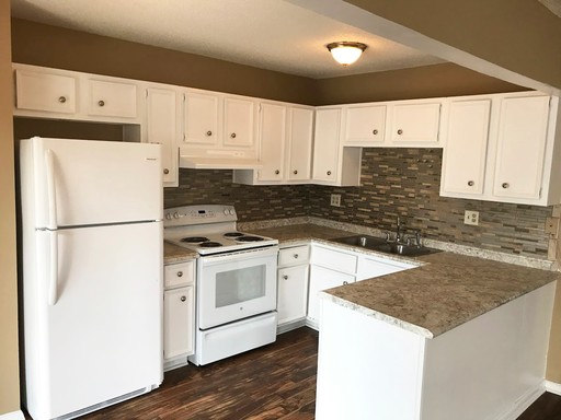 Beautiful Updated 2 Bed / 1 Bath – photo 1