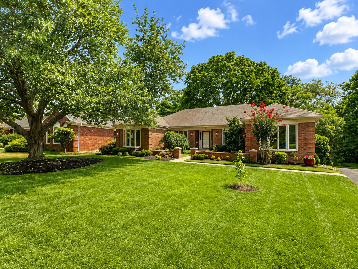 Louisville House: 9205 Whitegate Ct