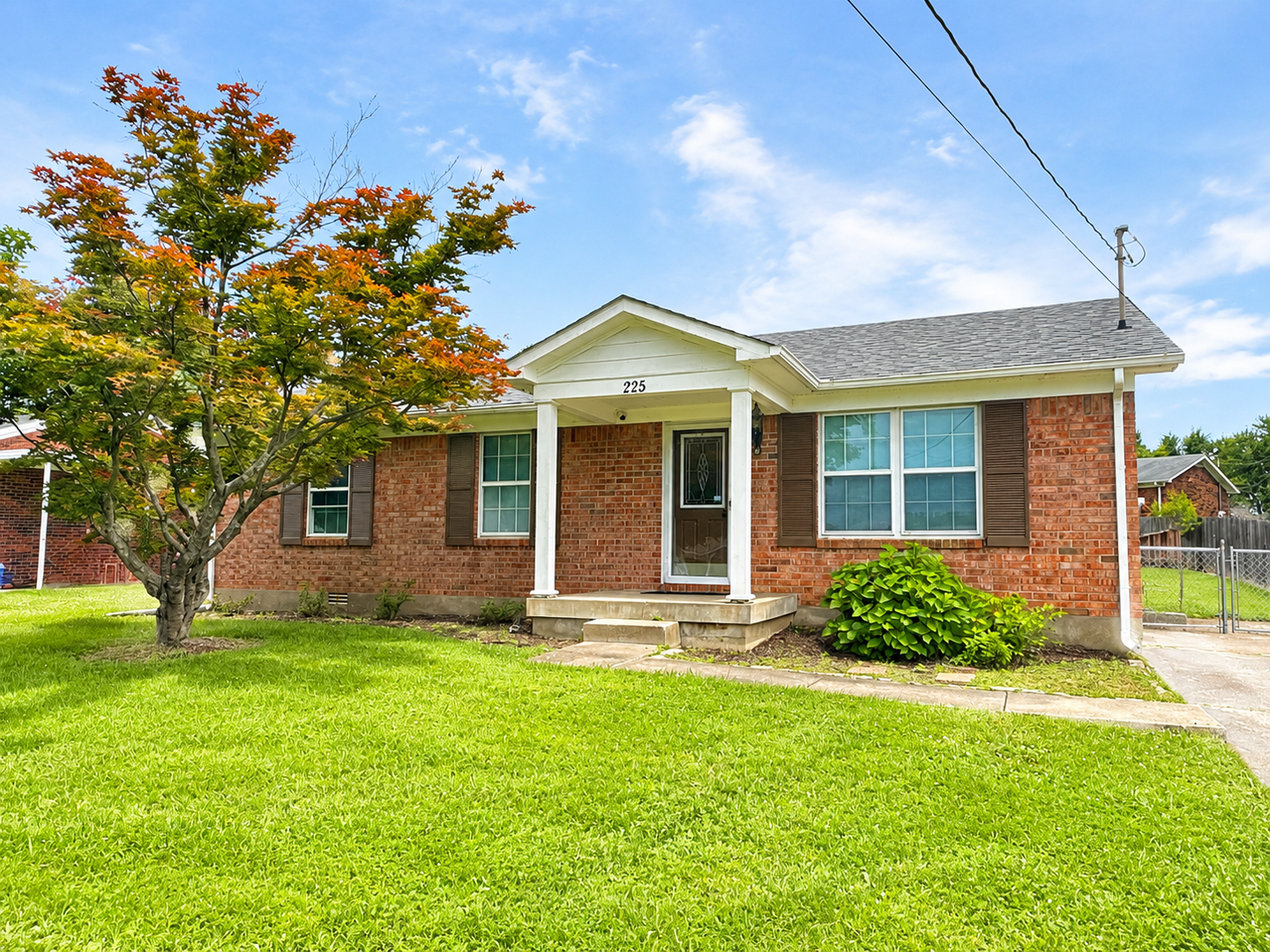 Mount Washington House: 225 Joy Ave
