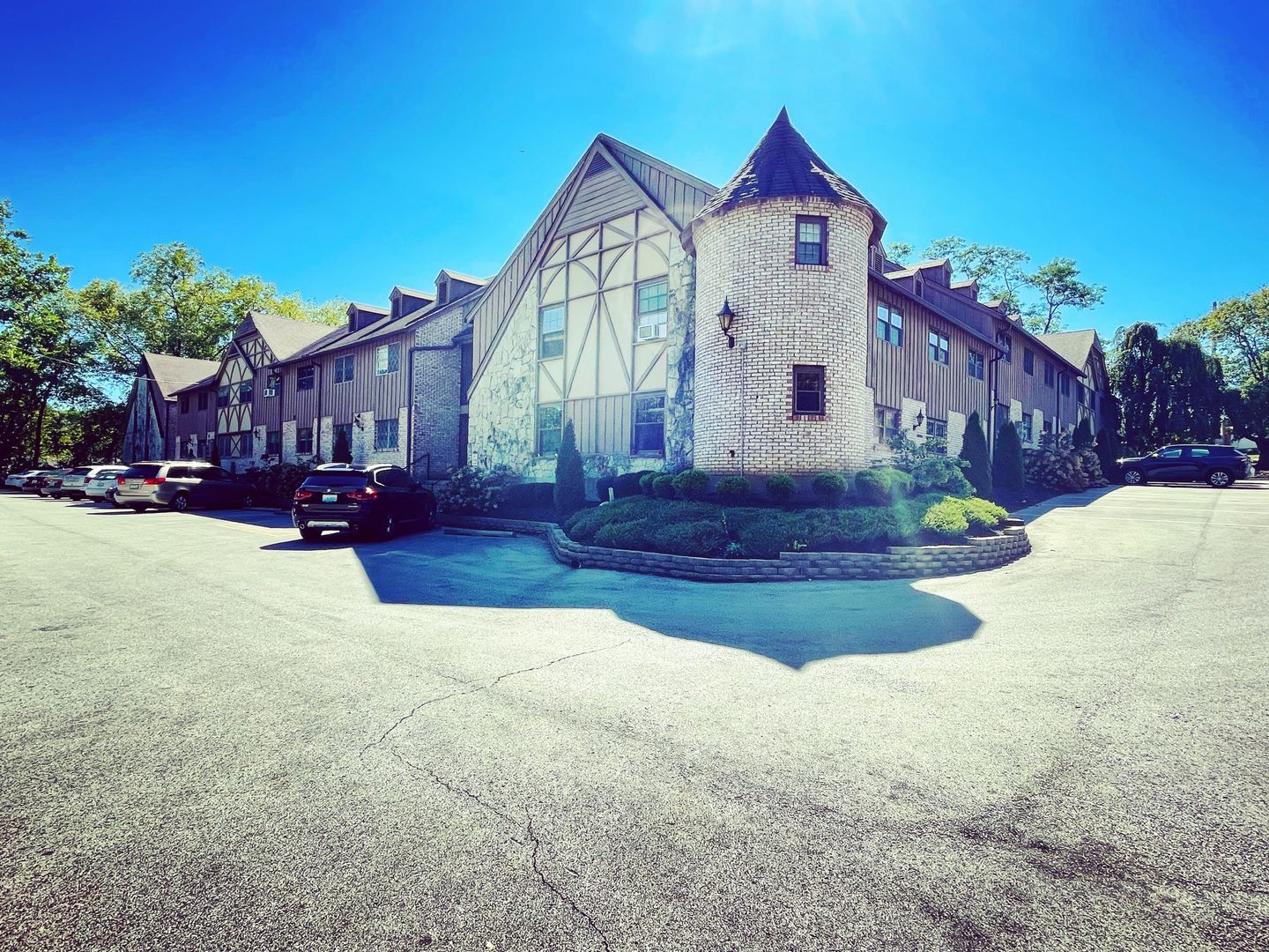 Louisville Apartment: 221 North Clifton Avenue