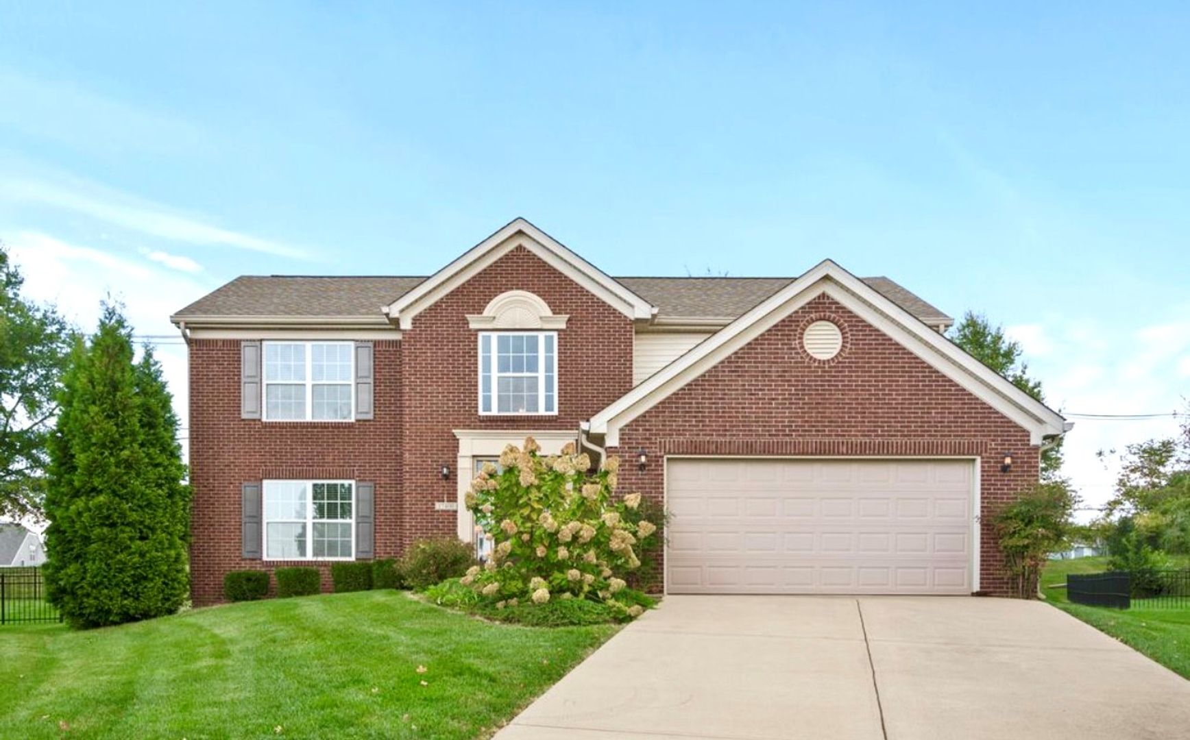 Louisville House: 17400 Stallion Way