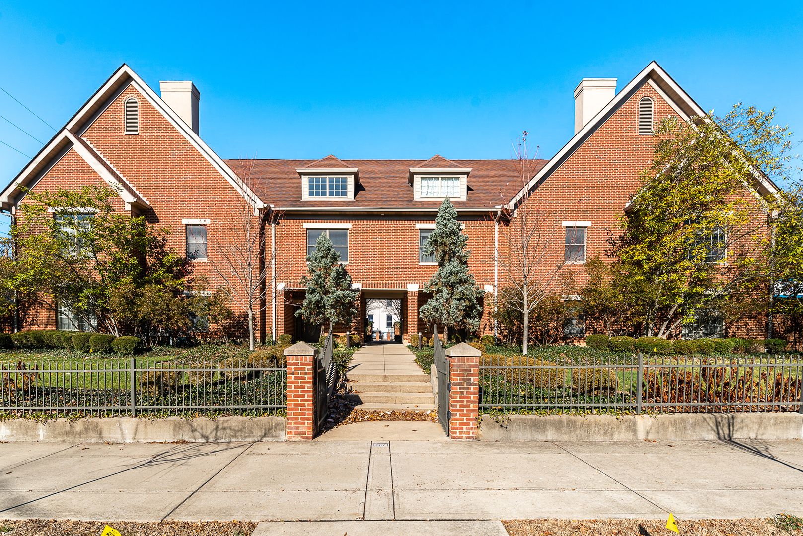 New Albany Apartment: 807 E Main St