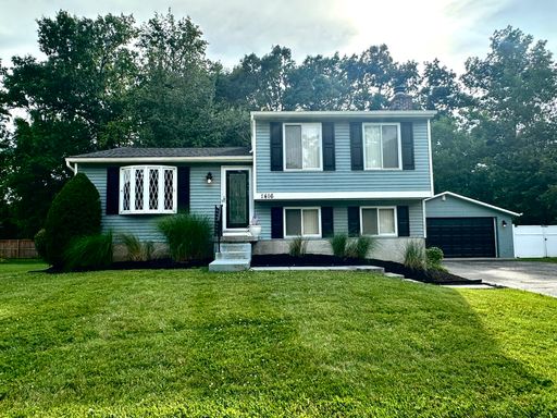 Charming 3-Bedroom Home in Prime Location – 1416 Hagen Rd, Louisville, KY 40223 – photo 1