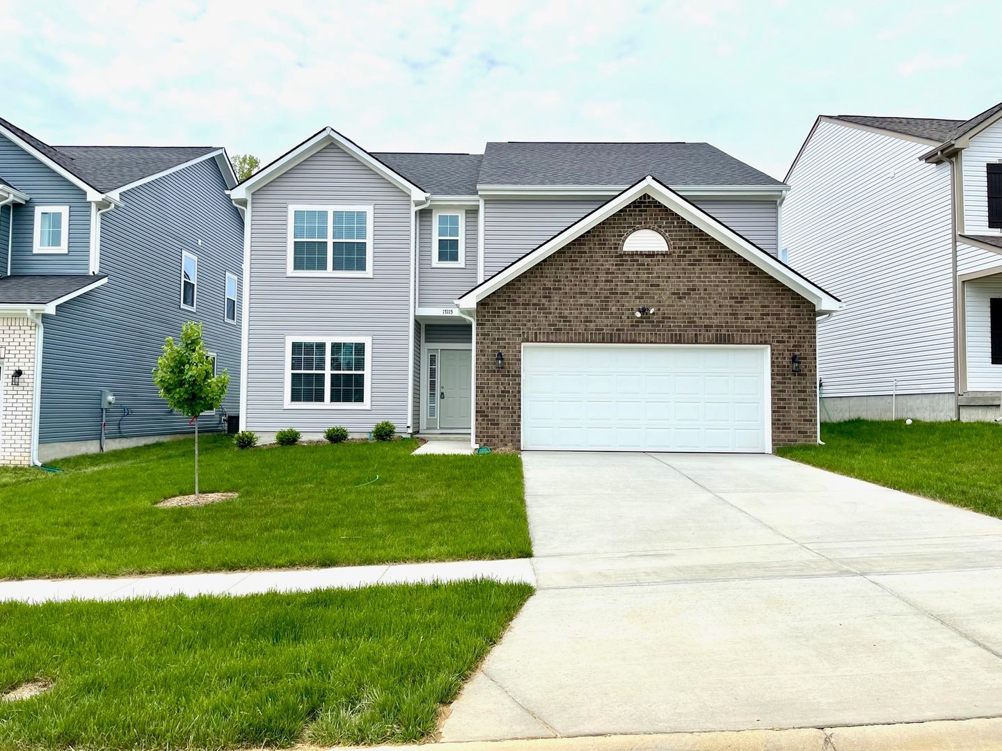 Louisville House: 17115 Meander Drive
