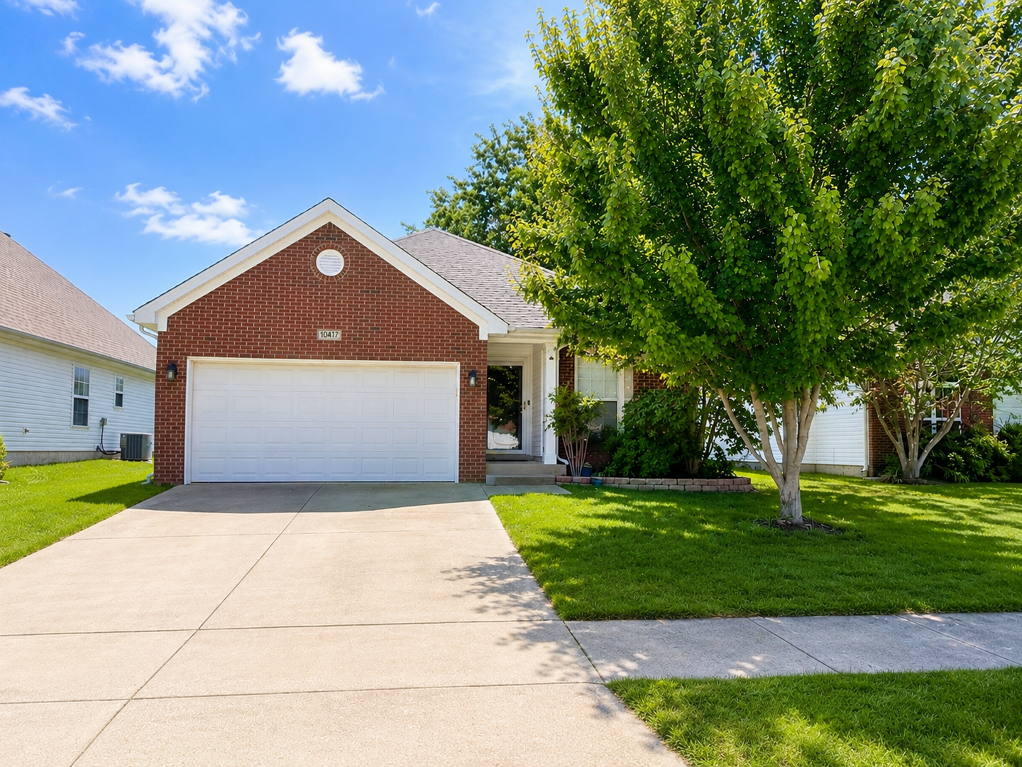 Louisville House: 10417 Leven Blvd
