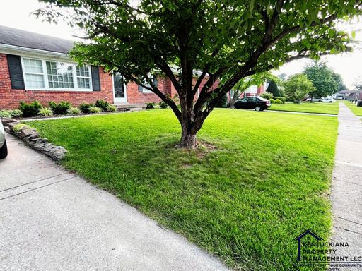 Beautiful East End Home in Rolling Hills – Prime Louisville Location! – photo 1