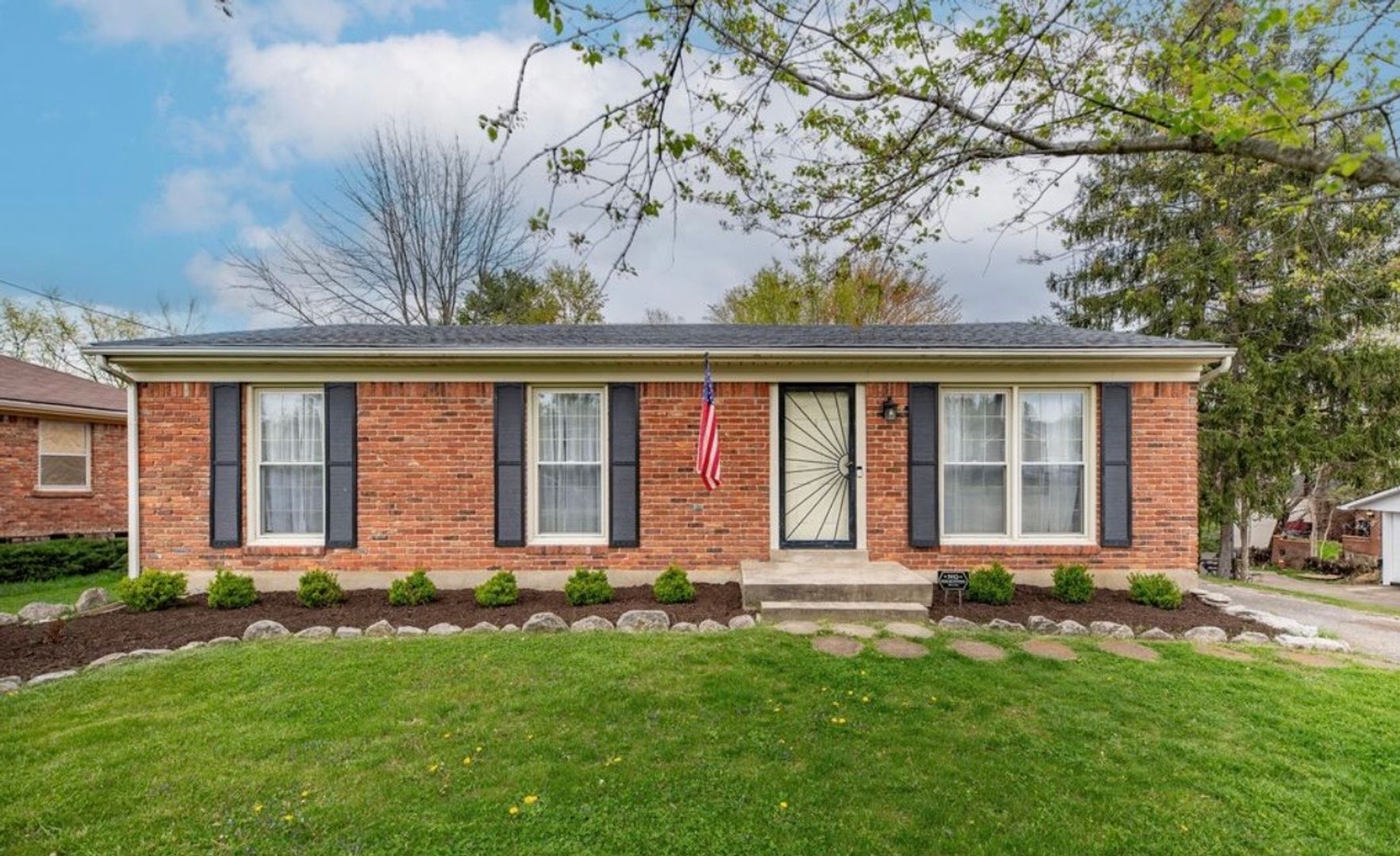 Louuisville House: 2513 Steeple Chase Dr