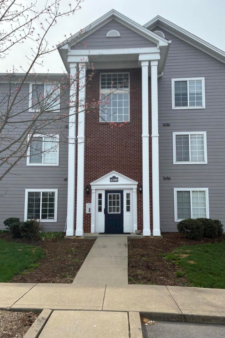Crestwood House: 6500 Matalin Place Unit 310