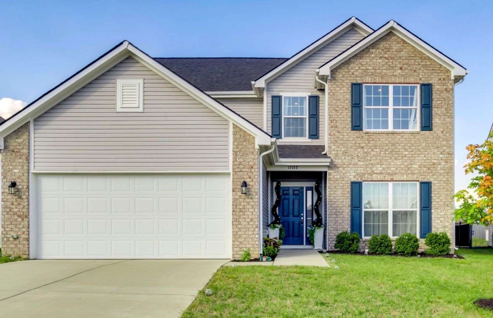 Louisville House: 17122 Meander Way